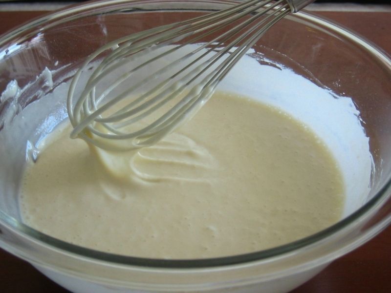 Pürüzsüz Ve Akışkan Bir Waffle Hamuru Hazırlayın 