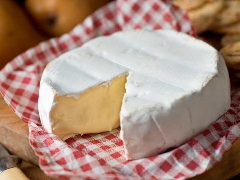 Brie Veya Camembert Peynirlerinin Kesilme Yöntemi