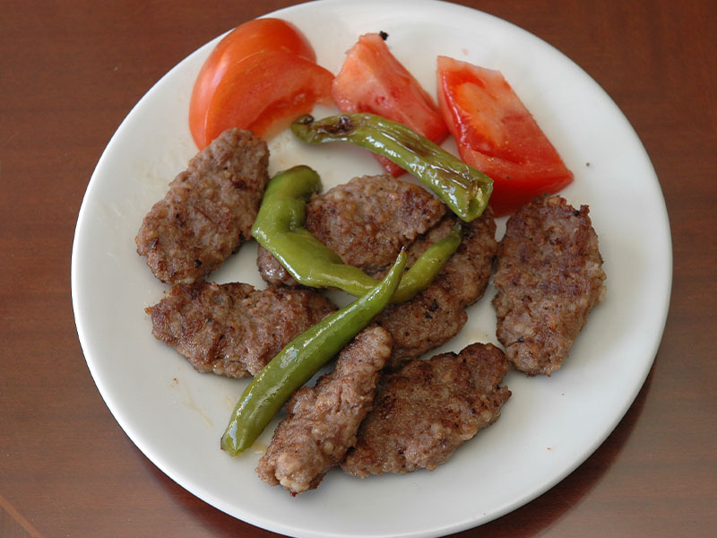 Et Suyuyla Islatılan Ekmeği