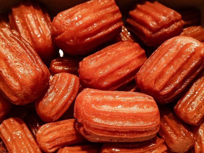 Tulumbaların Orta Ateşte Sürekli Karıştırılarak Altın Sarısına Dönüşmesi