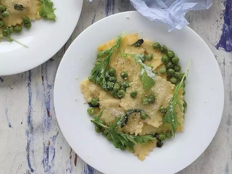 adaçaylı bezelyeli ravioli