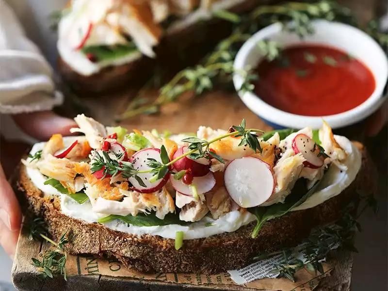 ekmek üstü hindi söğüş