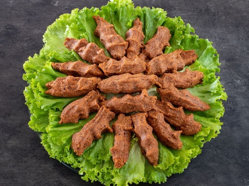 Avuç İçi Sıkım Tekniği Ve Yeşilliklerle Sunum Hazırlığı