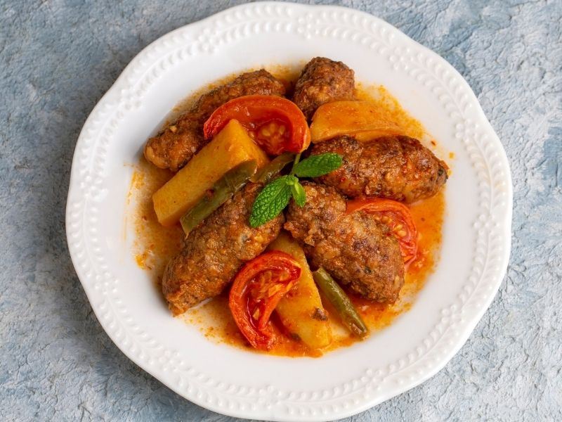 Soslu Fırın Köfte Tarifi