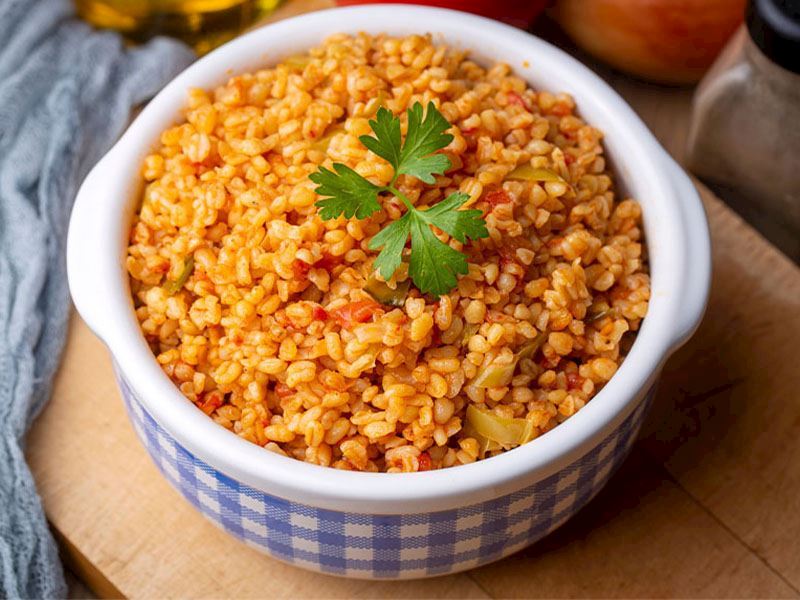 Üç Renkli Biberli Bulgur Pilavı Tarifi