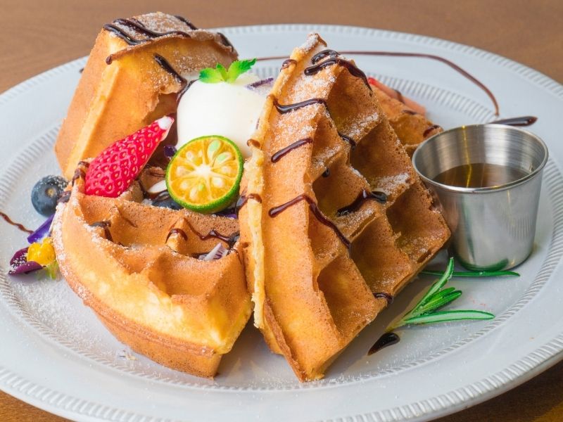 Dışı Çıtır İçi Yumuşacık Waffle'ların Servisi