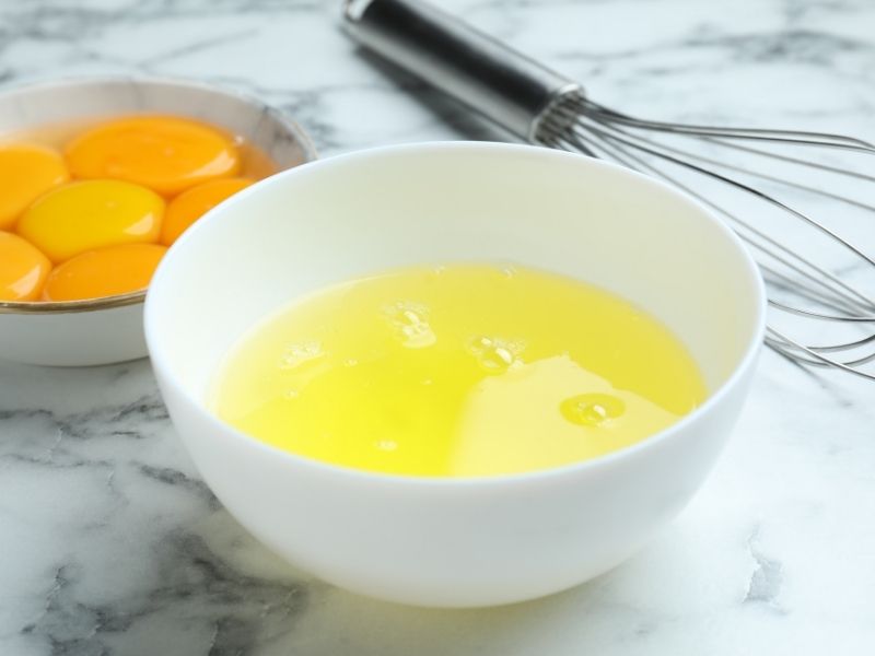 Düşük Ateşte İnce Ve Eşit Yumurta Akı Katmanı