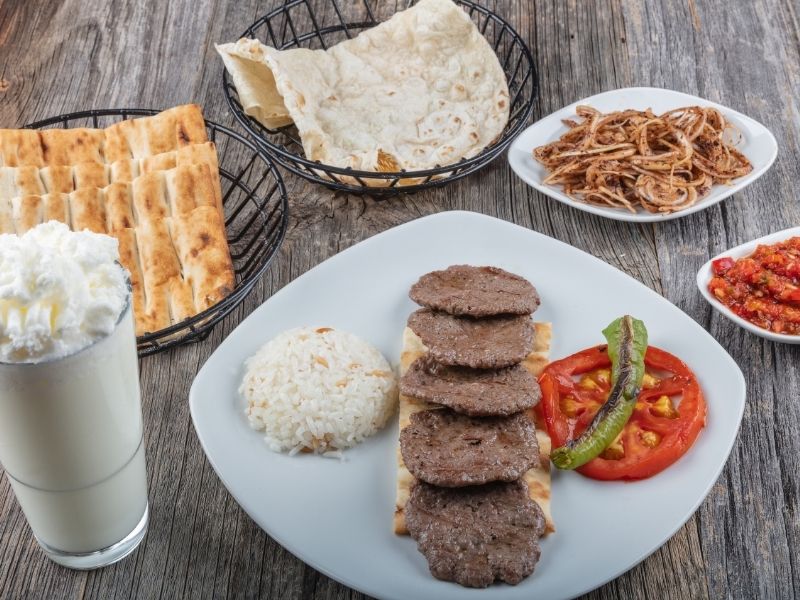 Yayla Otlarıyla Beslenen Etin Seçimi Ve İlk Çekim Aşaması