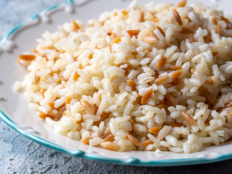 Pilavı Hava Geçirmeyen Kaplarda Buzdolabında Saklayın