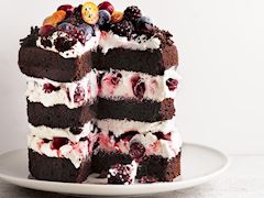 Vişneli karaorman pastası