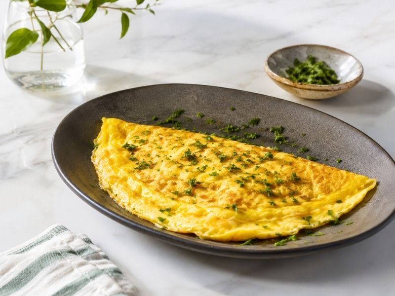 10 Dakikada Peynirli Omlet Tarifi