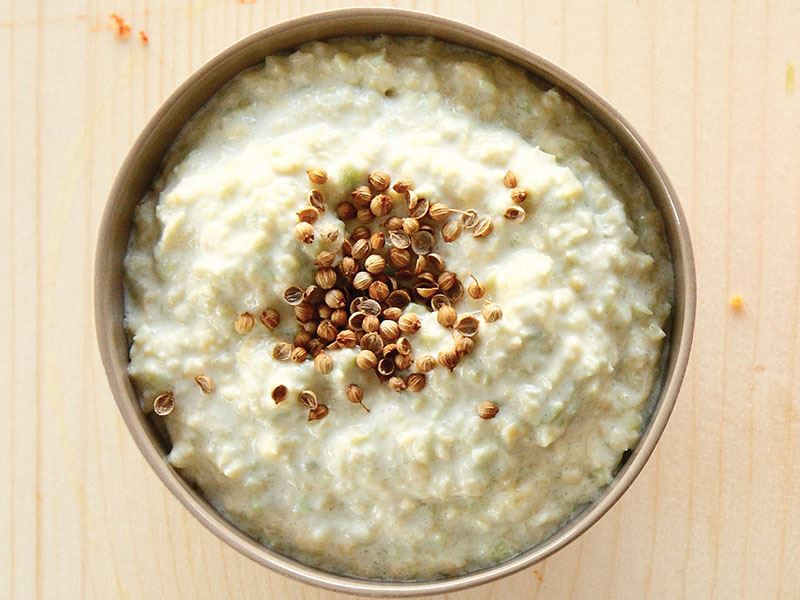 Acılı soğuk avokado çorbası nasıl yapılır Acılı soğuk avokado çorbası nasıl yapılır