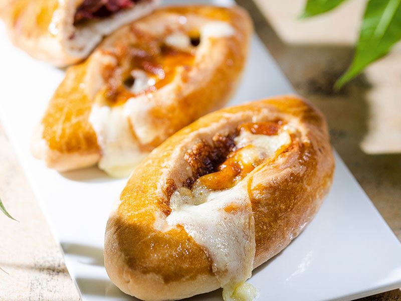 Air Fryer'da pastırmalı mini pide