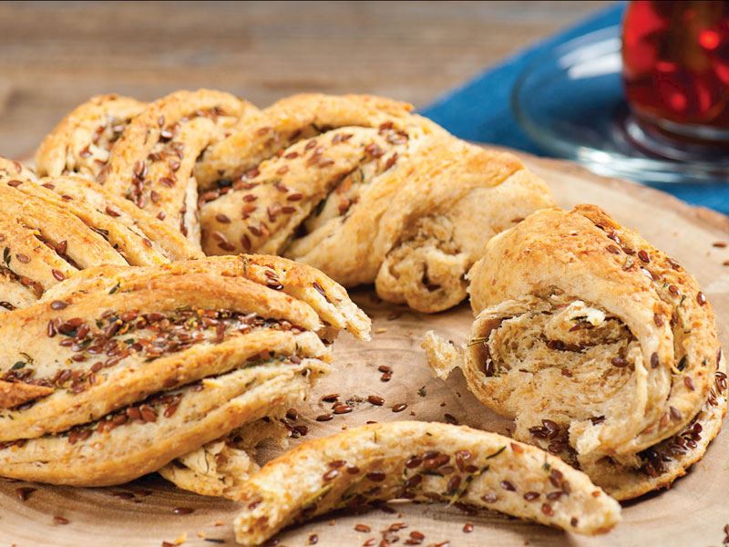 Biberiyeli ve keten tohumlu ekmek