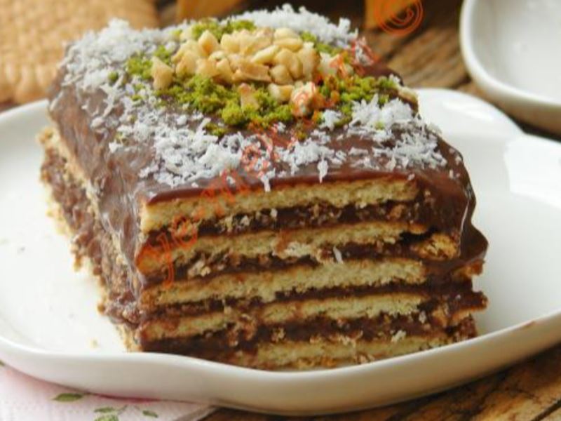 Pudingli bisküvili pasta