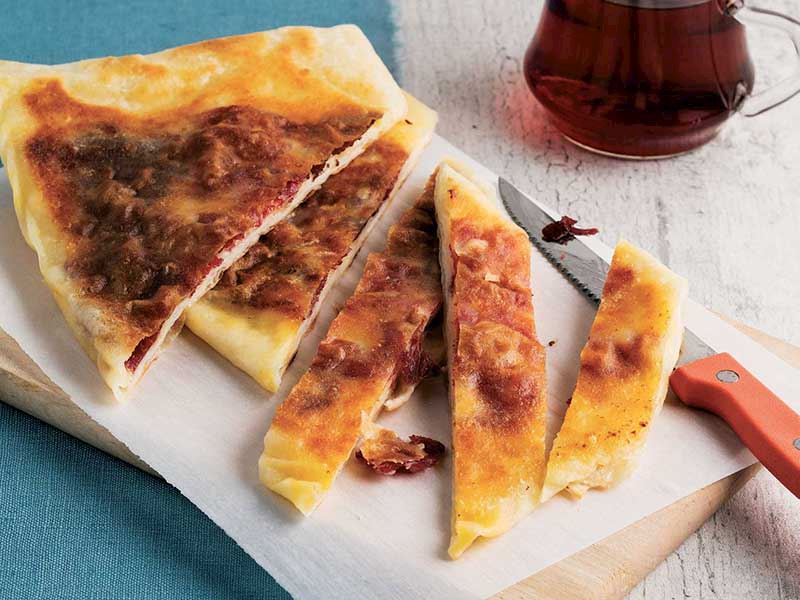 Bol peynirli gözleme börek