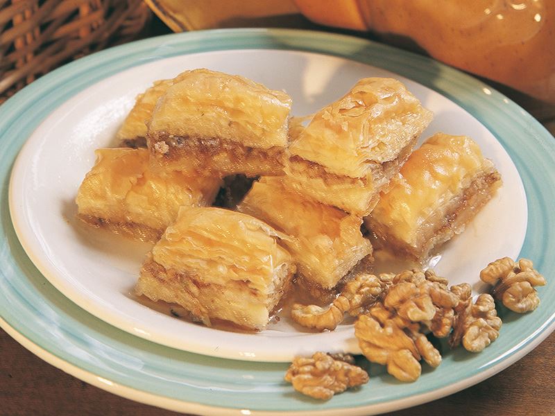 Cevizli ev baklavası Tarifi Nasıl Yapılır?