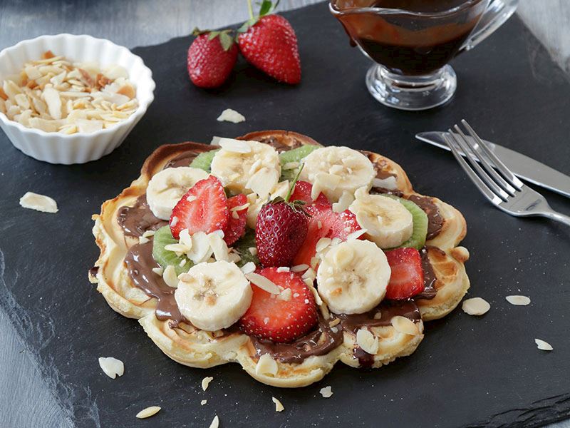 Çikolata soslu waffle