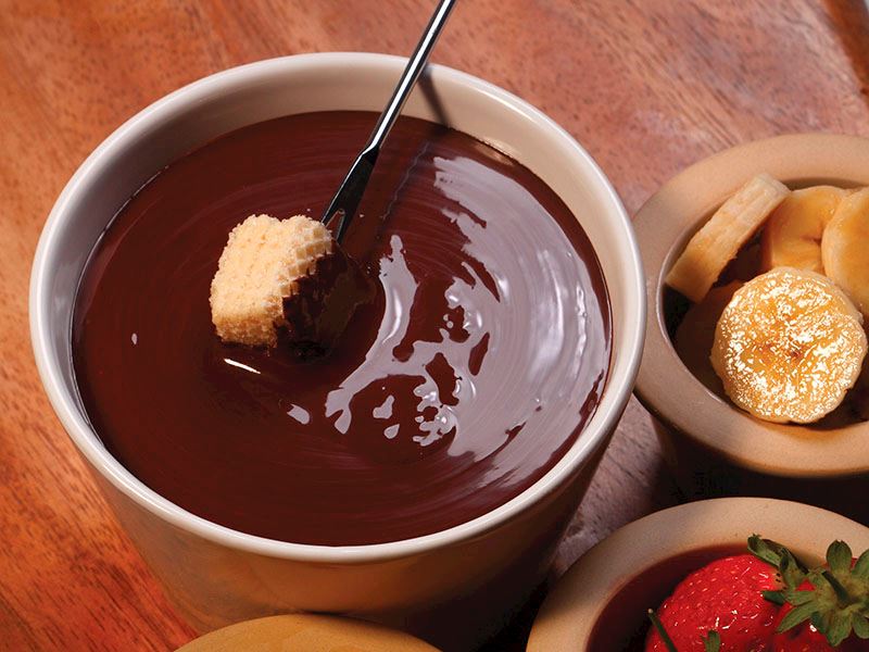 Çikolata fondü tarifi Çikolata fondü nasıl yapılır? Lezzet