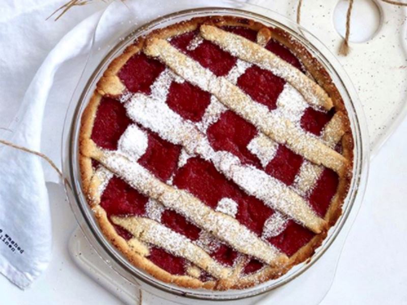 Çilek soslu tart