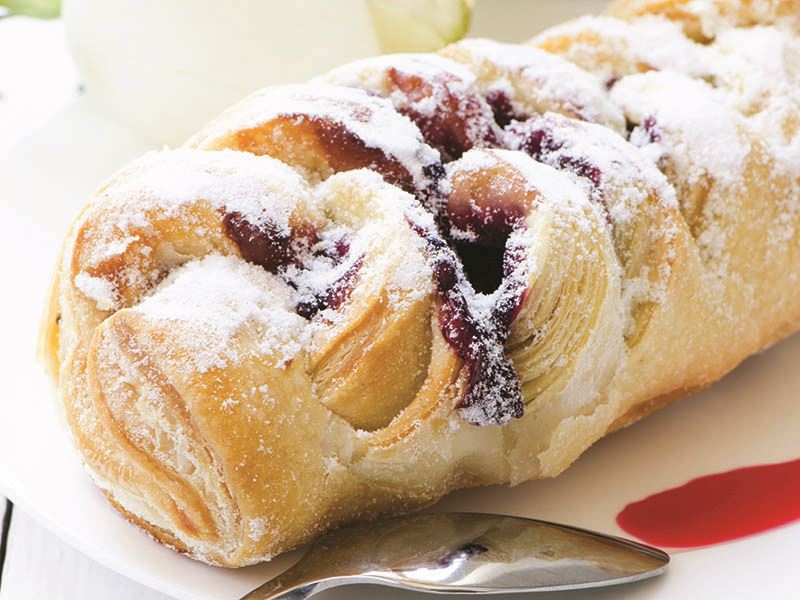 Çilekli örgü milföy