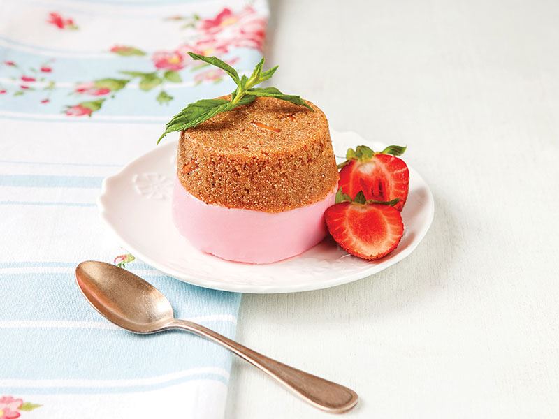 Çilekli Pudingli İrmik Helvası