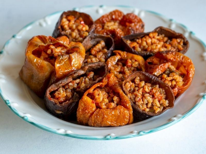DAĞILMADAN PİŞEN EKŞİLİ KURU DOLMA TARİFİ