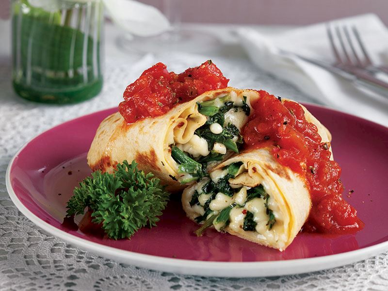 Domates Soslu Ve Peynirli Rulolar