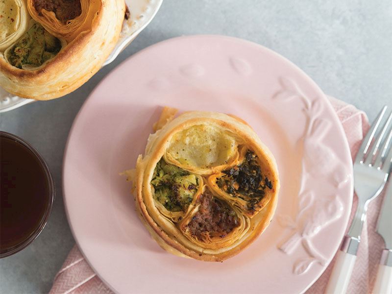 Dört renkli rulo börek