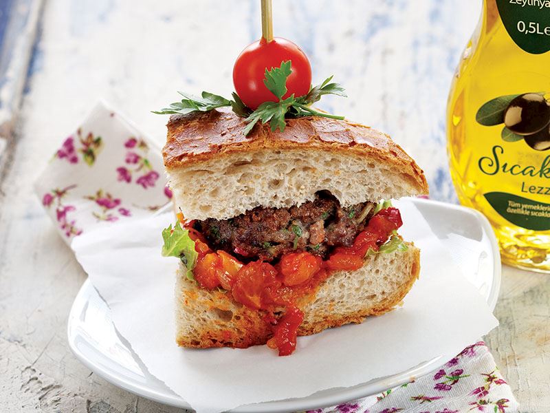 Ev Yapımı Soslu Köfte Tarifi Ev Yapımı Soslu Köfte Nasıl Yapılır? Lezzet