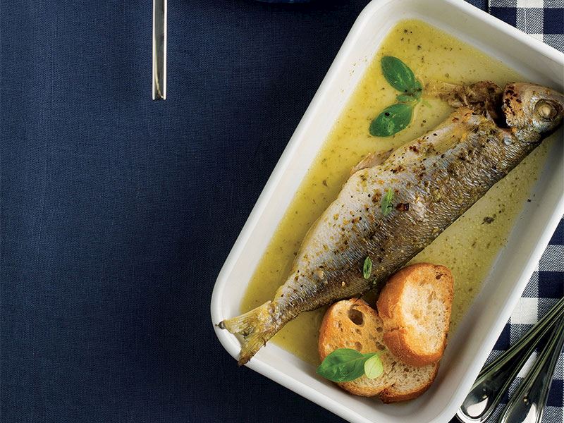Fesleğen soslu kupes balığı