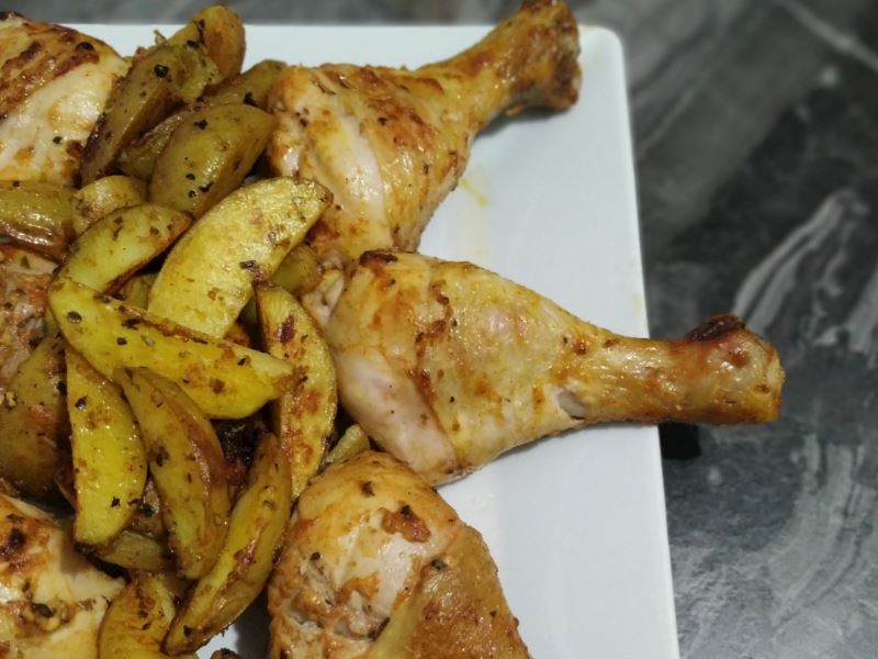 Fırında soslu tavuk baget