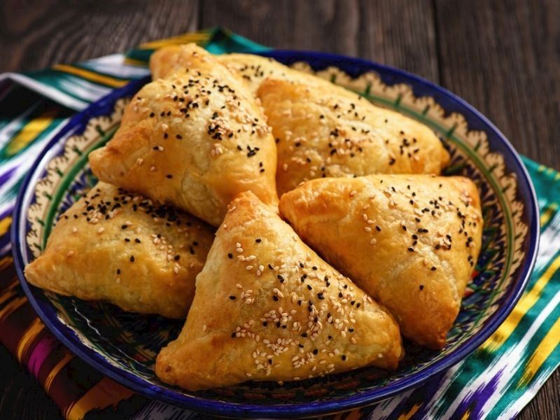 Fırından Çıkar Çıkmaz Biten Börek! Patatesli Üçgen Börek Tarifi