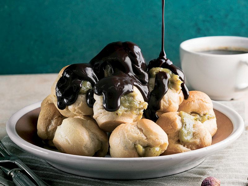 Fıstık kremalı profiterol