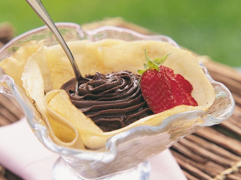 Crêpe-Kegel mit Ganache