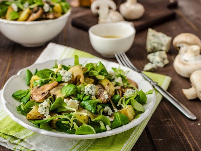 Hardallı Mantar Salatası