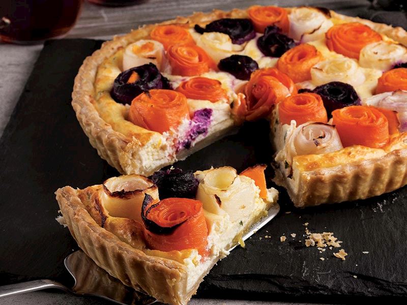 Havuçlu gül tart