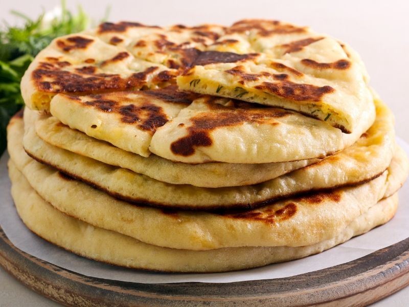 İÇİNİN LEZZETİ DIŞINA VURMUŞ: PATATESLİ BAZLAMA TARİFİ