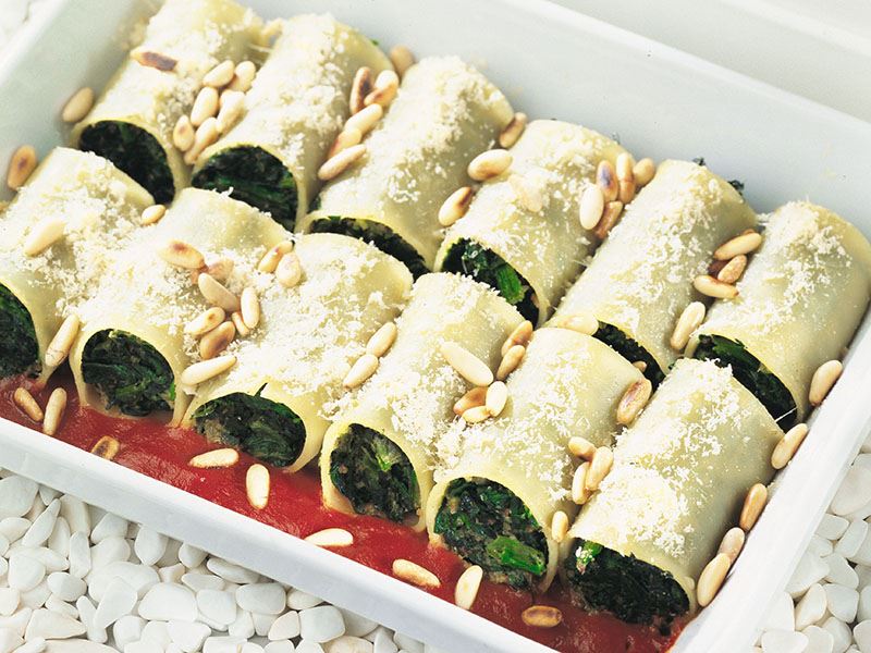 Ispanaklı makarna dolması
