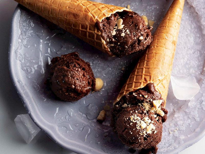 Kakaolu Ve Çikolata Parçacıklı Dondurma
