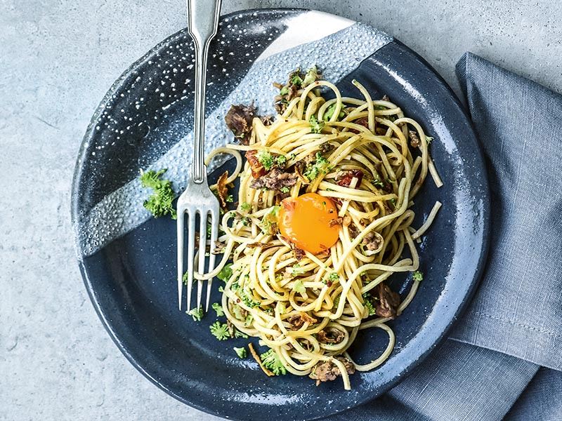 Kavurmalı sade spagetti