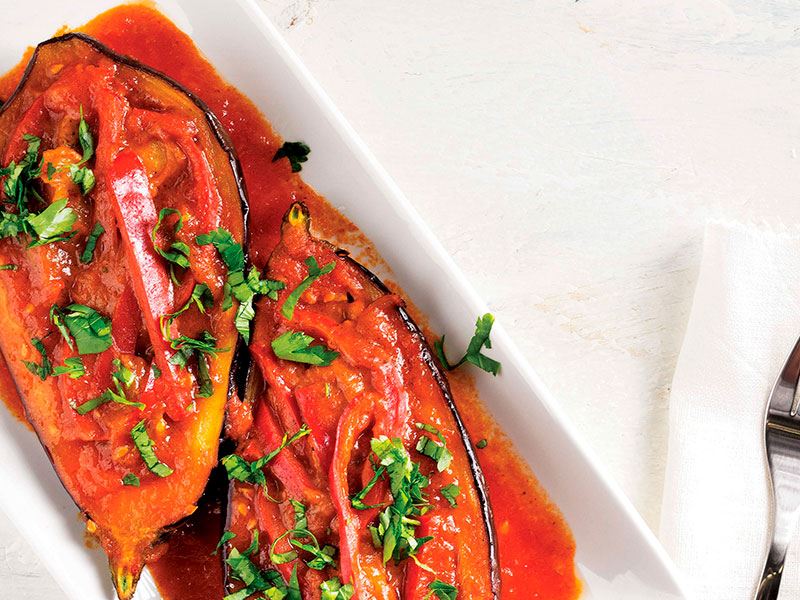 Kırmızı biberli patlıcan dolması