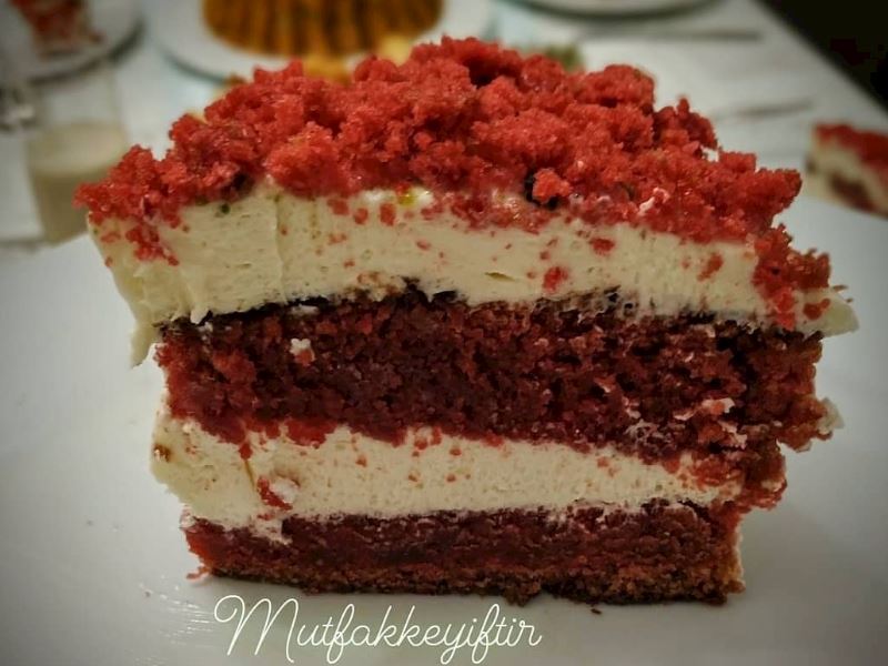 Kırmızı Red Velvet Pasta