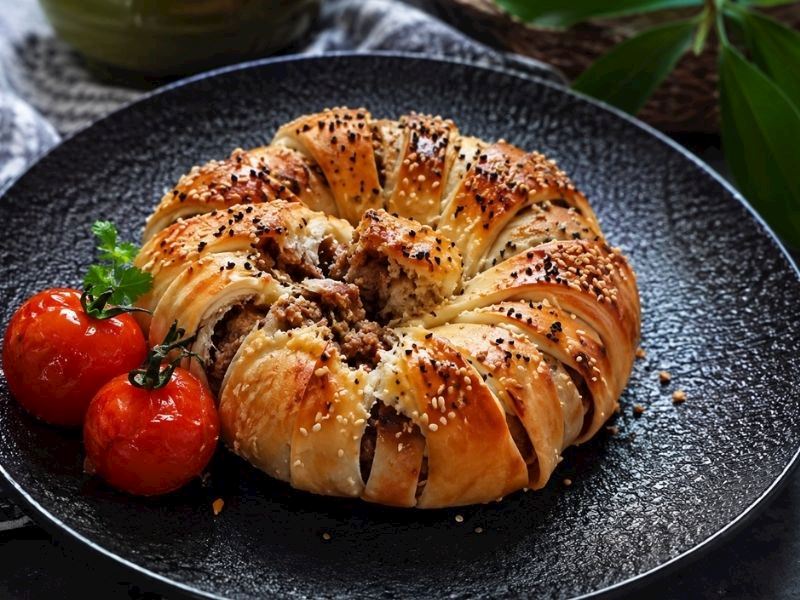 Kıymalı Mantarlı Simit Börek Tarifi