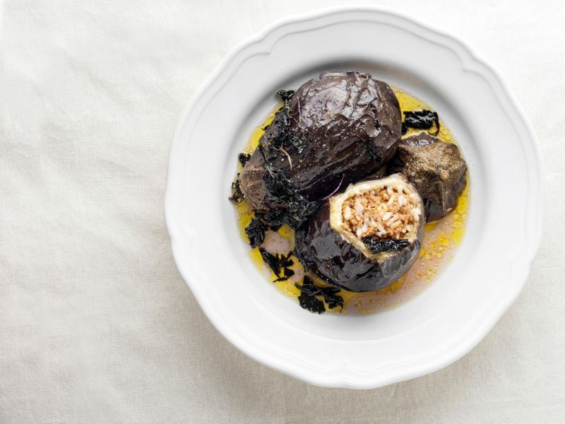 Kıymalı Taze Patlıcan Dolması