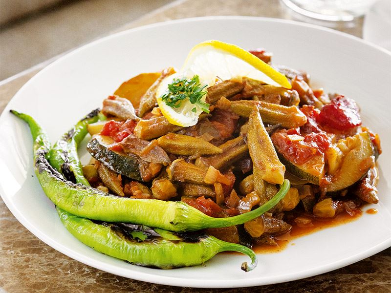 Köz Biberli Ve Bamyalı Kabak