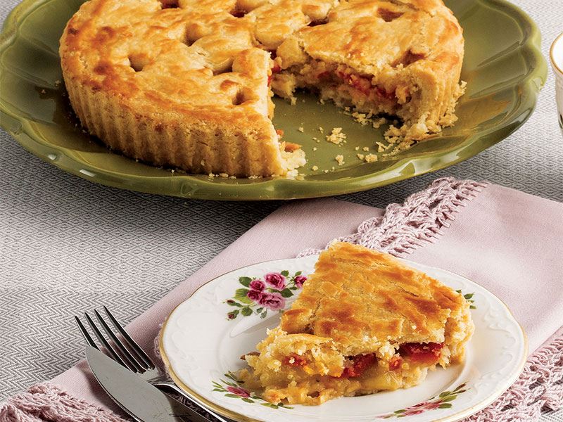 Közlenmiş sebzeli isli tart