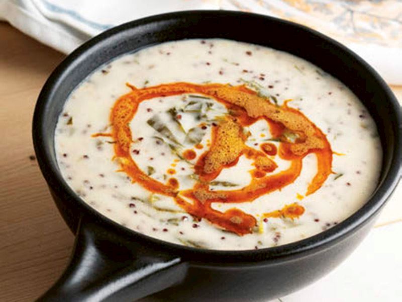 Quinoa-Suppe mit Sauerampfer