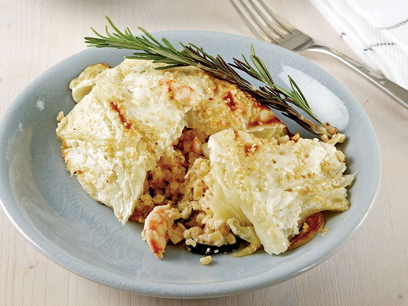Lahana Çanağında Karidesli Bulgur