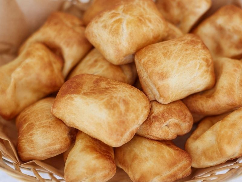 YAĞ ÇEKMEYEN YUMUŞACIK MAYALI PİŞİ TARİFİ